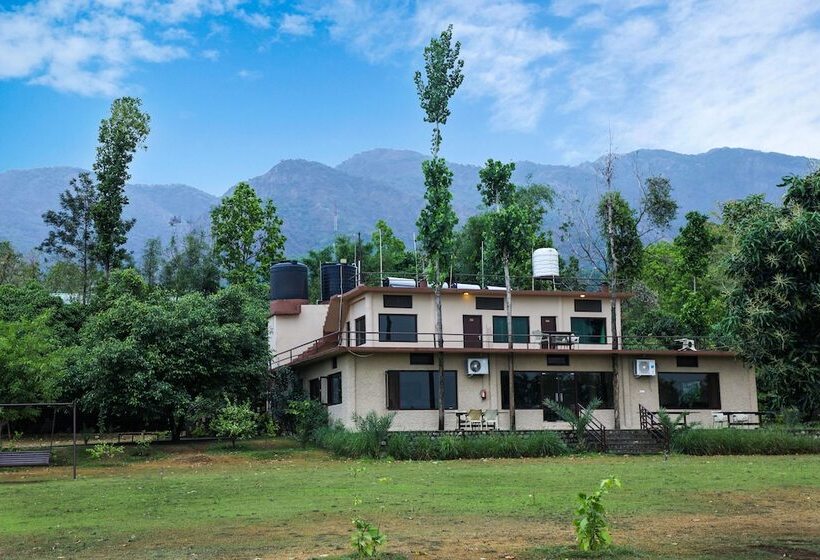 هتل Hideaway By Aahma