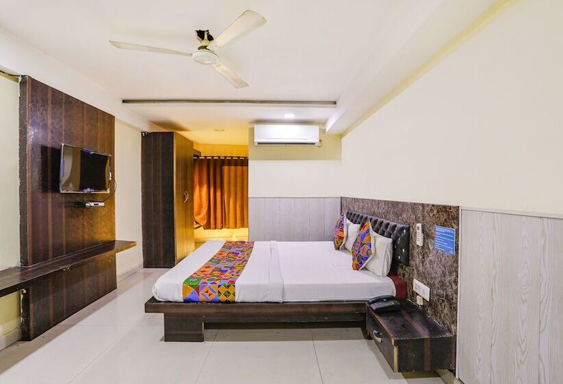 בית מלון כפרי Fabexpress Arjun Imperial