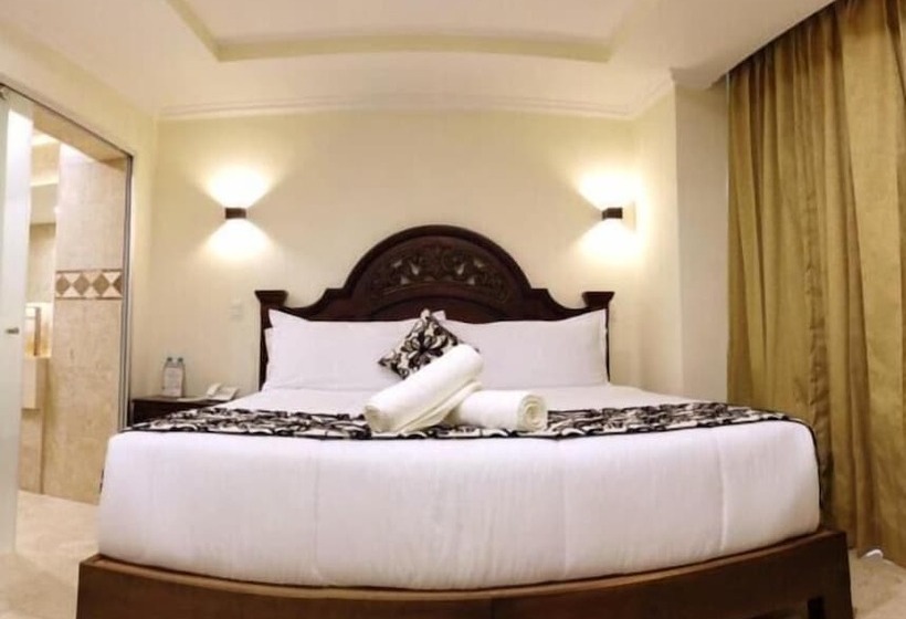 هتل Real De La Peña Ezequiel Montes