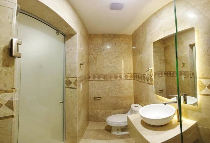 هتل Real De La Peña Ezequiel Montes