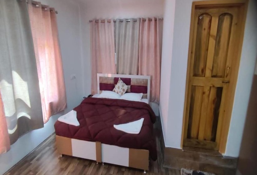 Otel Silverine Srinagar