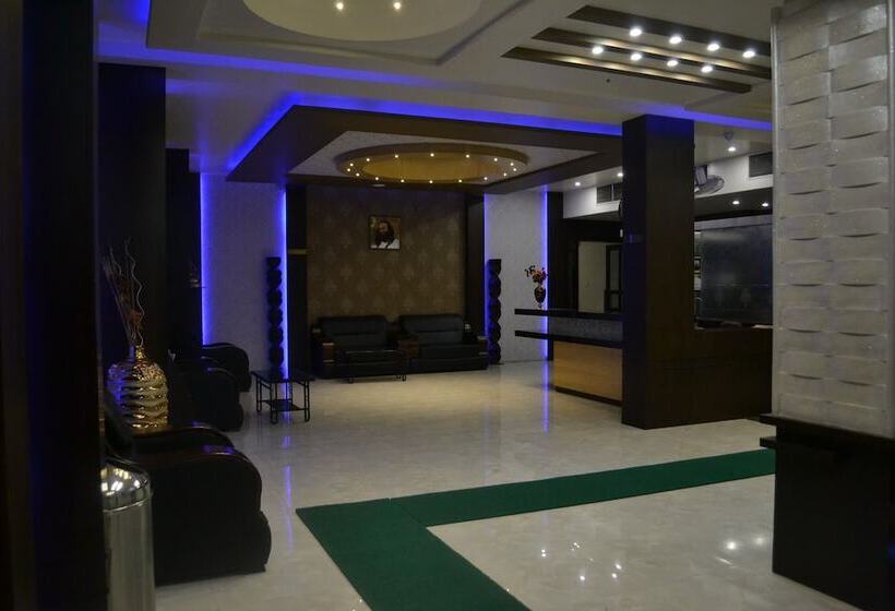 בית מלון כפרי The Grand Rajwada