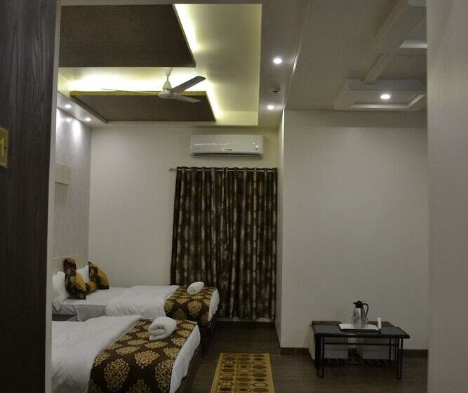 בית מלון כפרי The Grand Rajwada