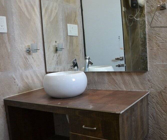 בית מלון כפרי The Grand Rajwada