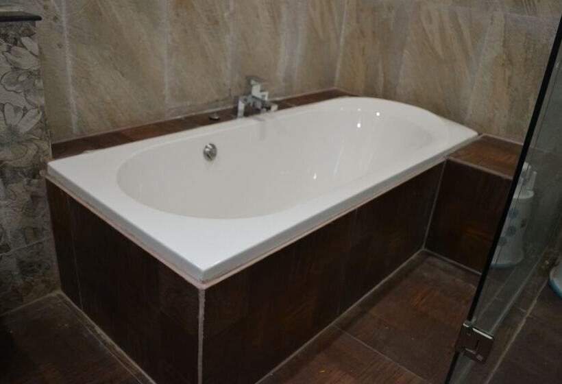 בית מלון כפרי The Grand Rajwada