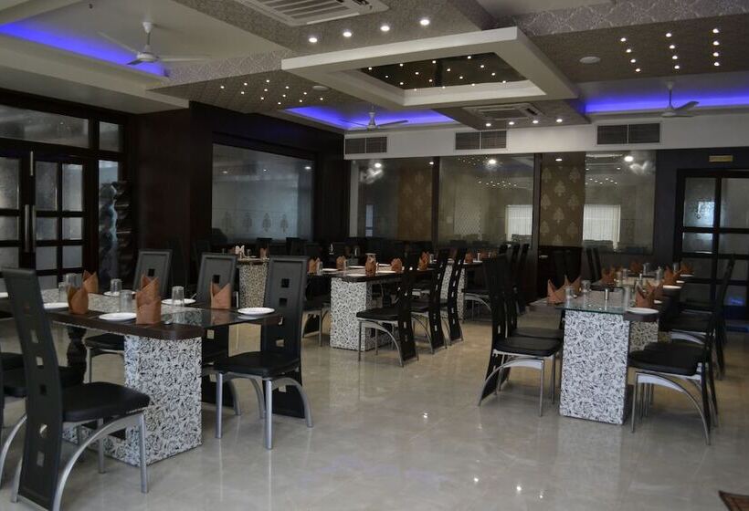 בית מלון כפרי The Grand Rajwada