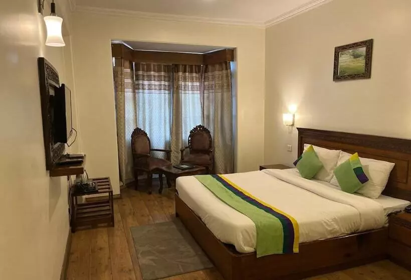 Wingait Inn   Hotel Near The Mall Road