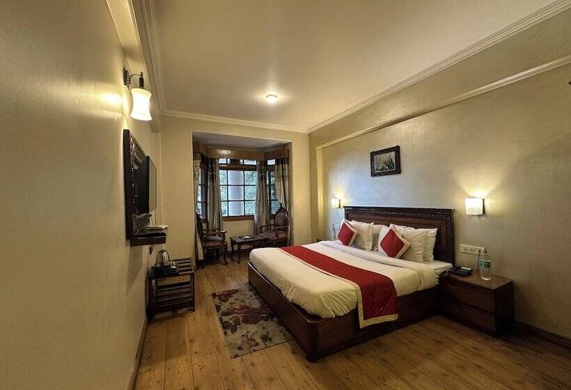 Wingait Inn   Hotel Near The Mall Road