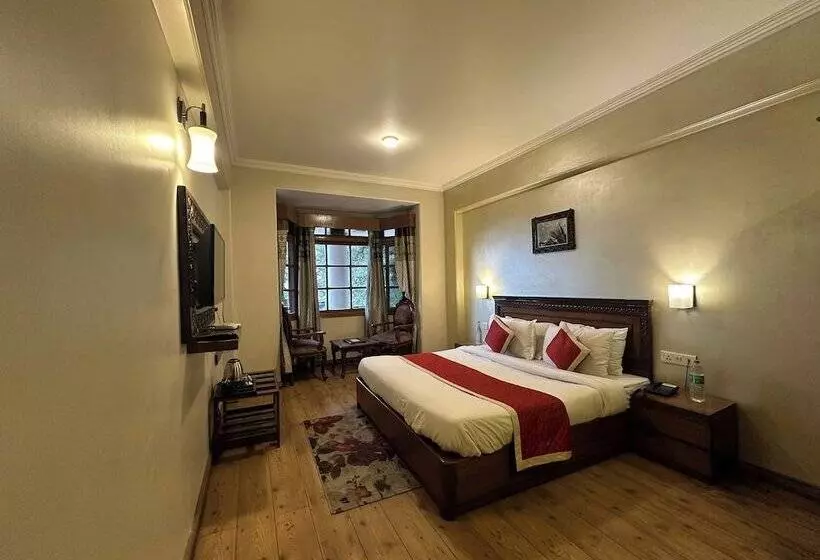 Wingait Inn   Hotel Near The Mall Road
