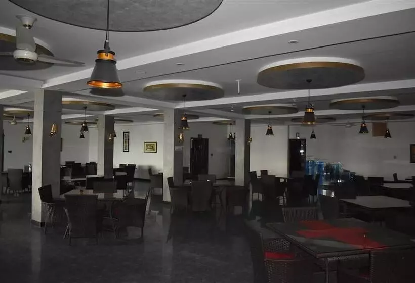 Abbott Crown Hotel And Restaurant