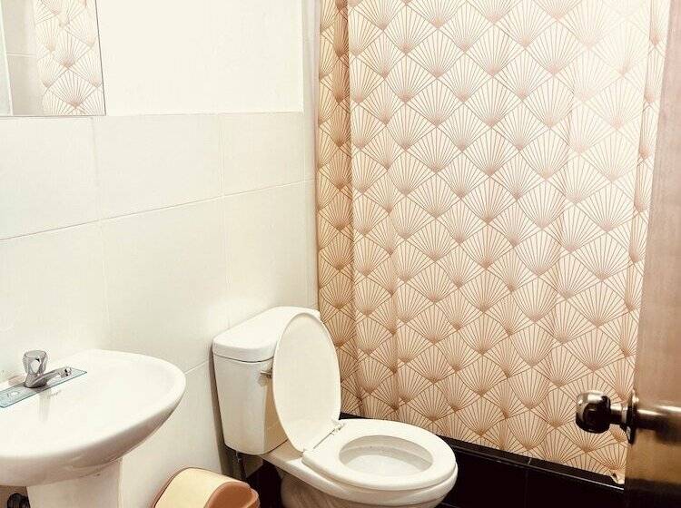 فندق صغير Hospedaje Napoles Trujillo