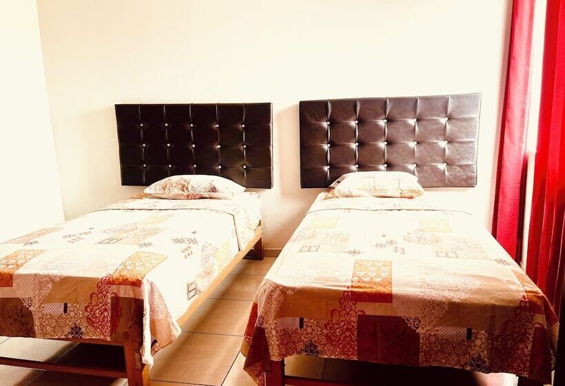 فندق صغير Hospedaje Napoles Trujillo