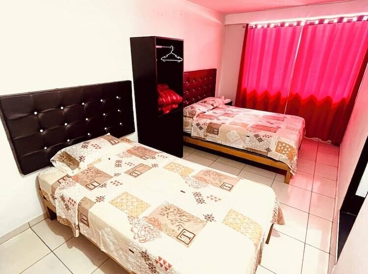 فندق صغير Hospedaje Napoles Trujillo