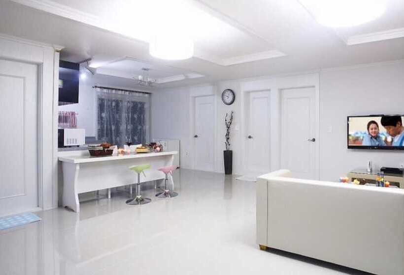 Chuncheon Louis Pension