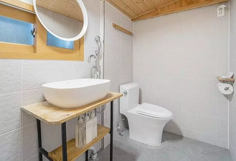 Sokcho Donbangseock Pension