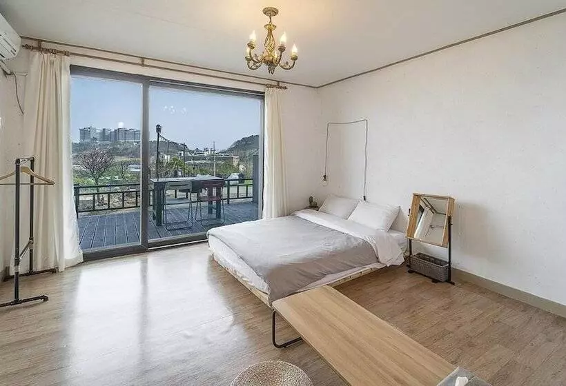 Sokcho Donbangseock Pension