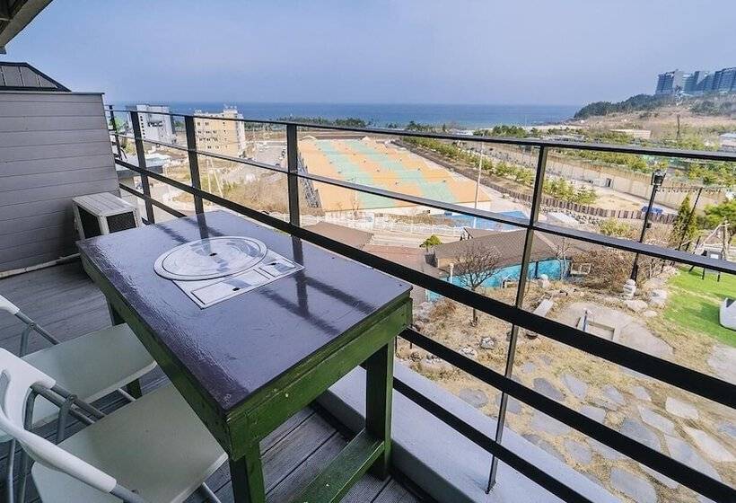 Sokcho Donbangseock Pension