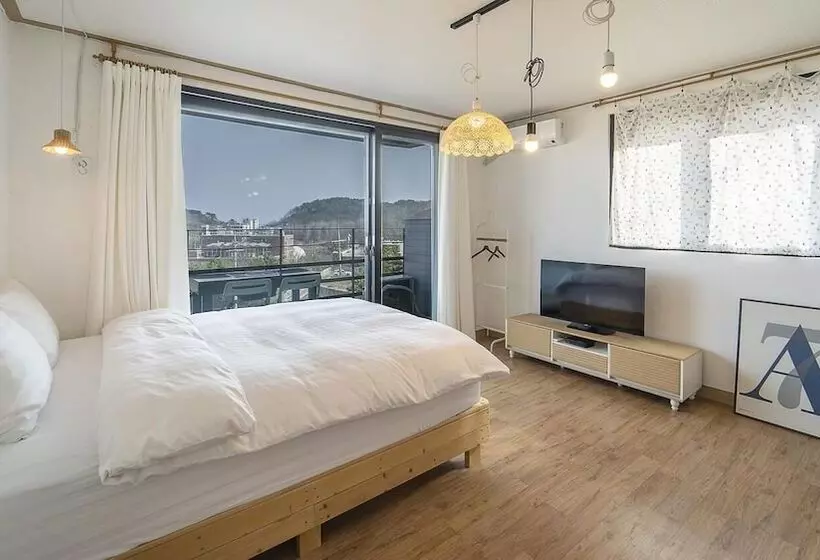 Sokcho Donbangseock Pension