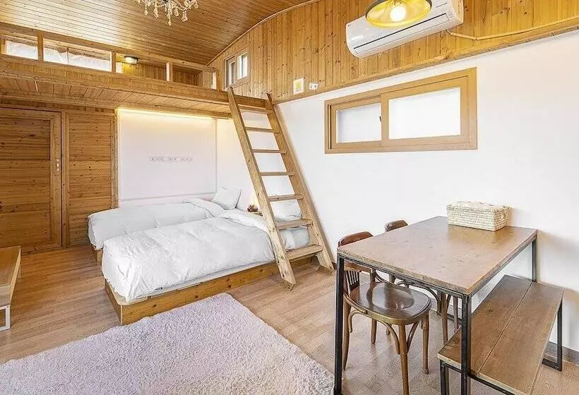 Sokcho Donbangseock Pension