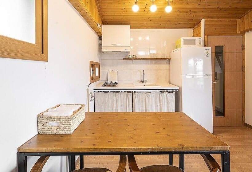 Sokcho Donbangseock Pension