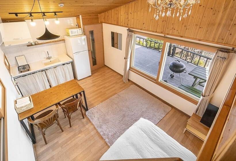 Sokcho Donbangseock Pension