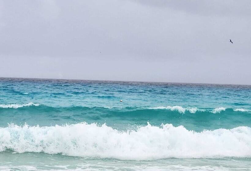 בית מלון כפרי Green Caps Cancún Hospedaje