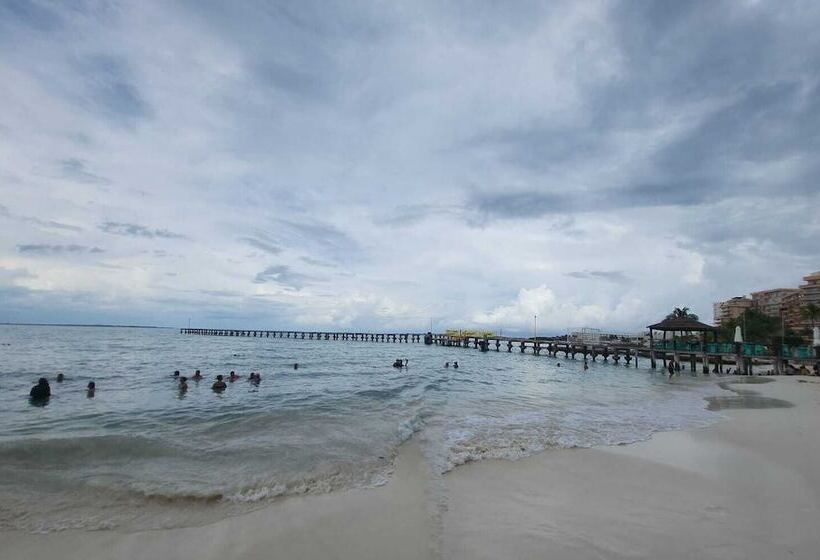 בית מלון כפרי Green Caps Cancún Hospedaje