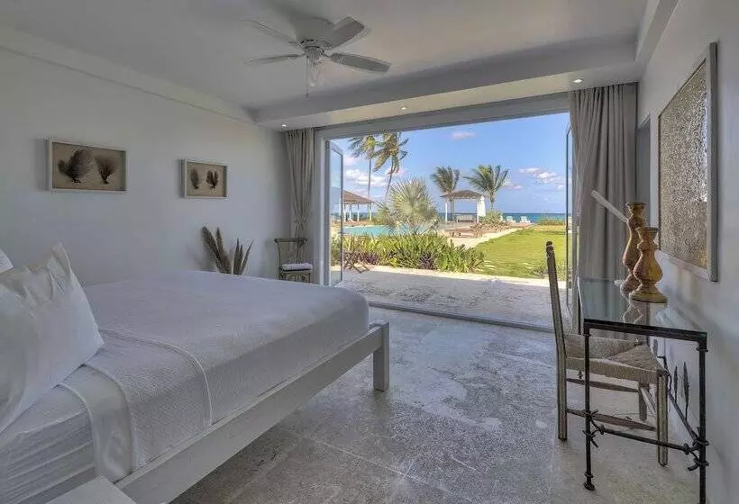 La Bougainvillea Hotel And Villas