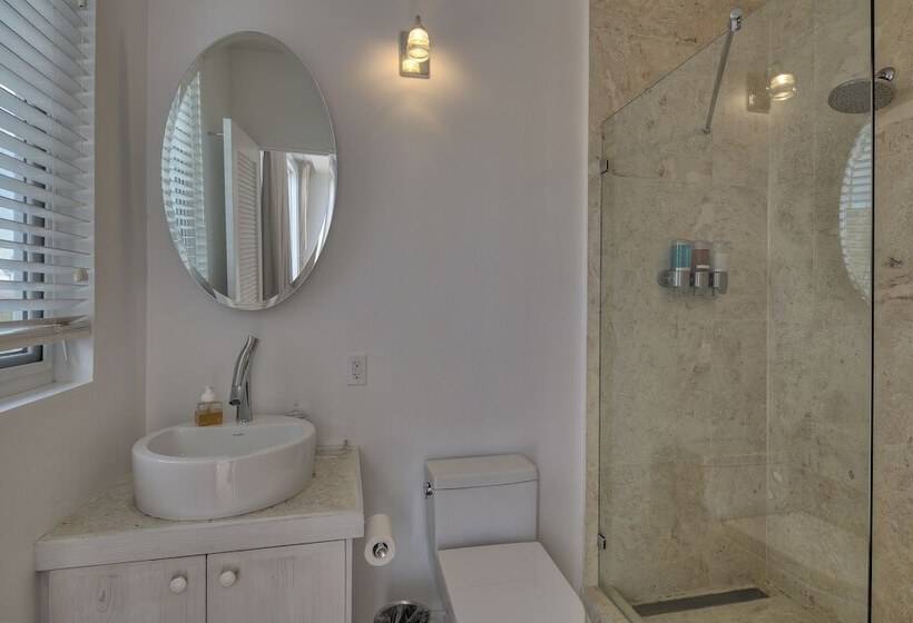 La Bougainvillea Hotel And Villas