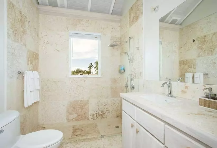 La Bougainvillea Hotel And Villas