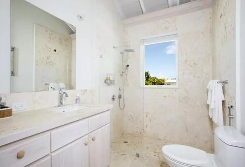 La Bougainvillea Hotel And Villas