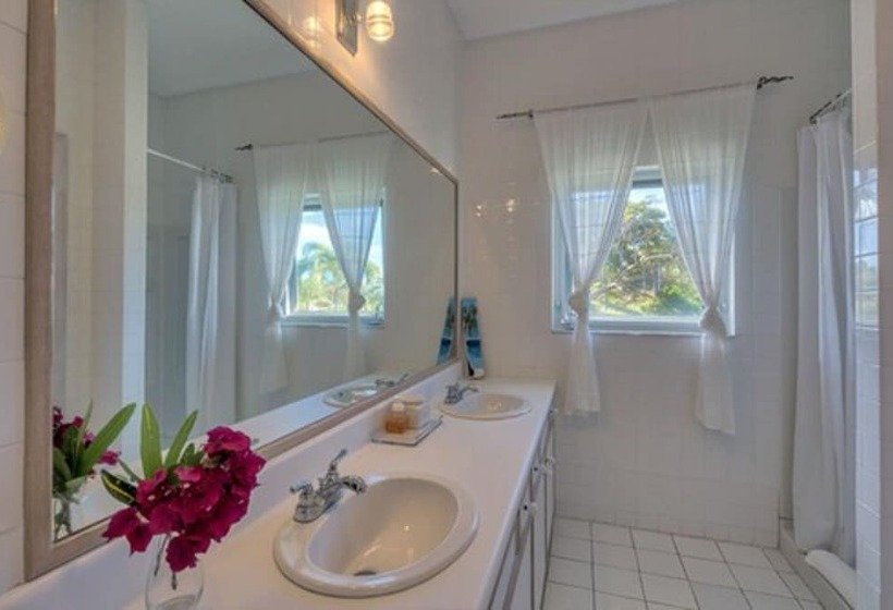 La Bougainvillea Hotel And Villas