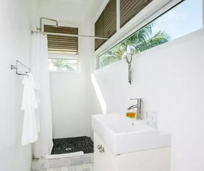 La Bougainvillea Hotel And Villas