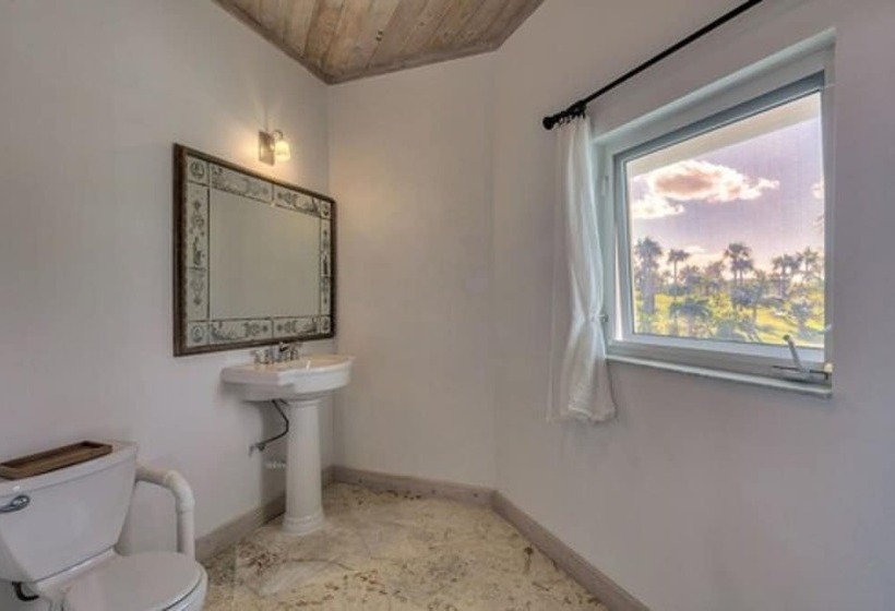 La Bougainvillea Hotel And Villas