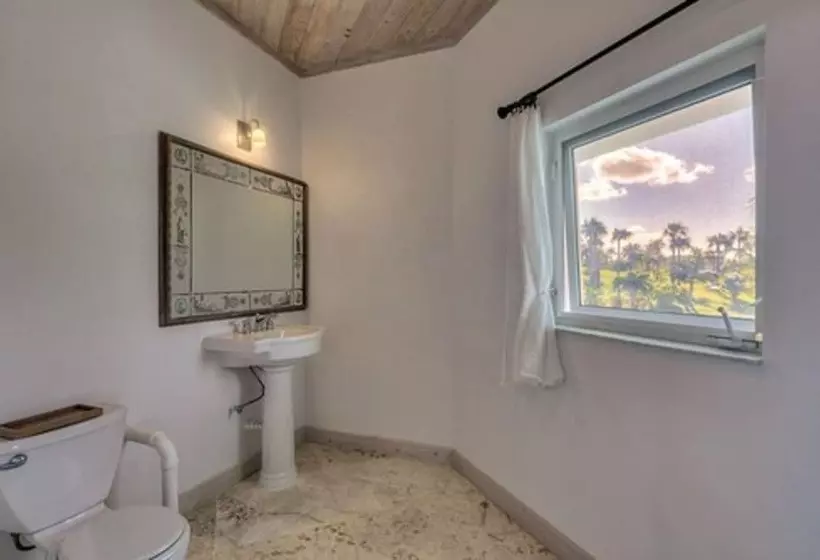 La Bougainvillea Hotel And Villas