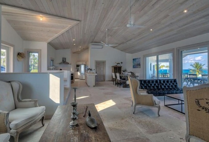 La Bougainvillea Hotel And Villas