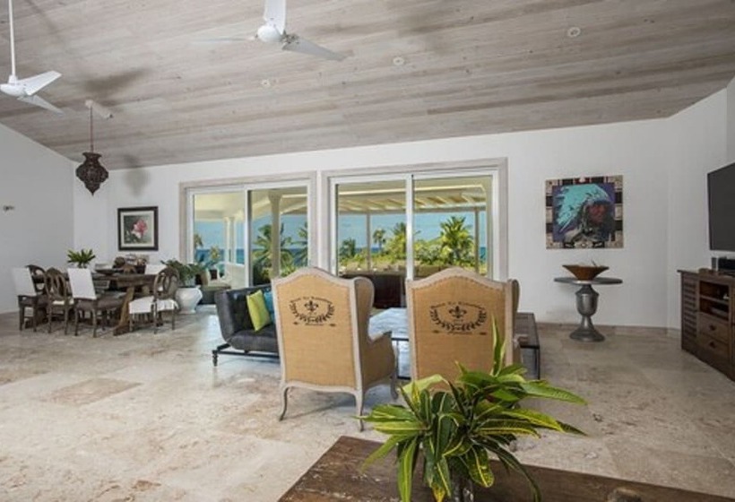 La Bougainvillea Hotel And Villas