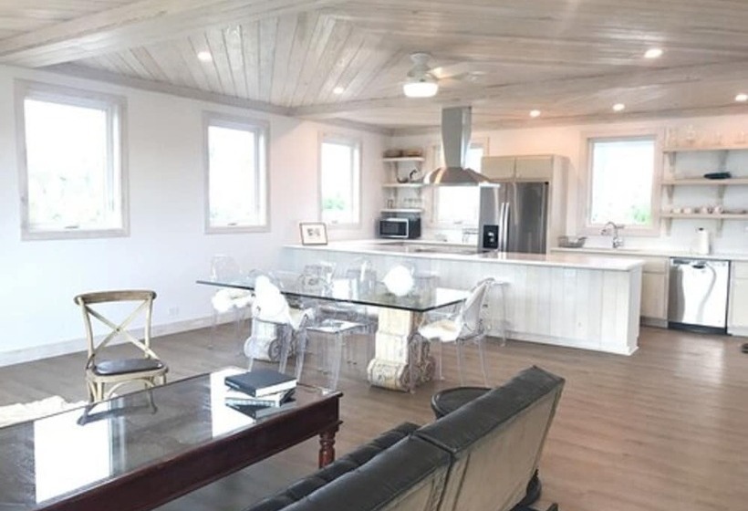 La Bougainvillea Hotel And Villas