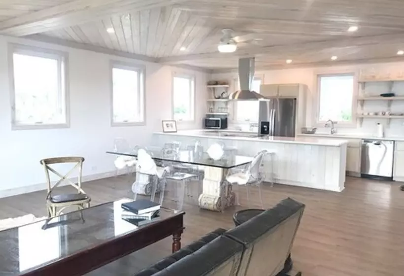 La Bougainvillea Hotel And Villas