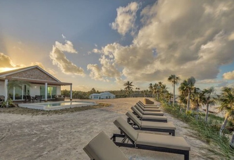 La Bougainvillea Hotel And Villas