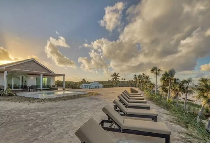 La Bougainvillea Hotel And Villas