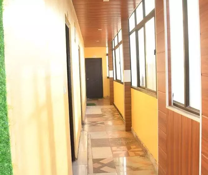 ホテル Mountain View And Rooftop Restaurant