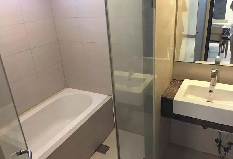 هتل One Pacific Residence By Hiverooms