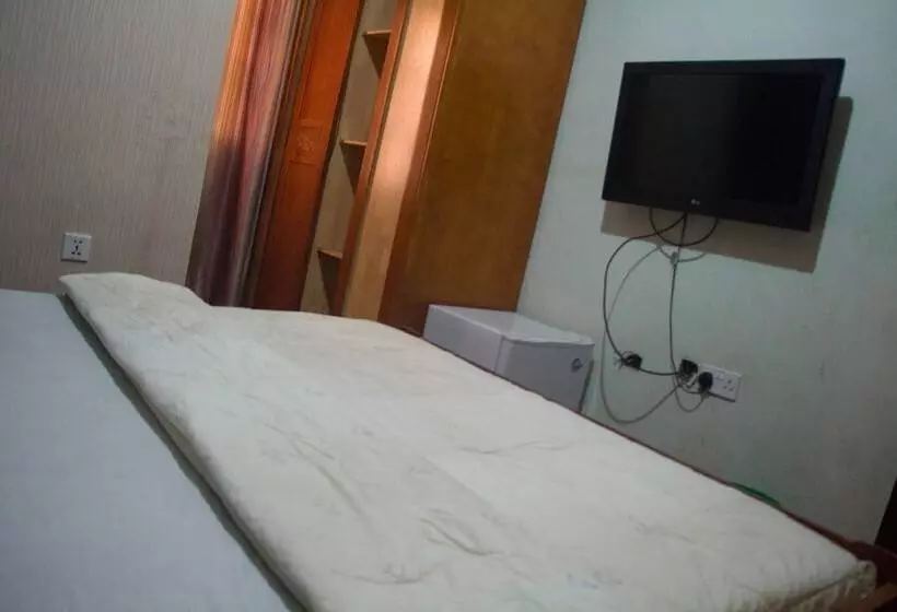 هتل Owee's Place