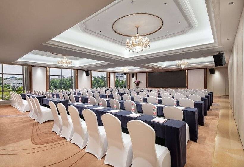 Otel Ramada Plaza By Wyndham Dongguan Songshan Lake