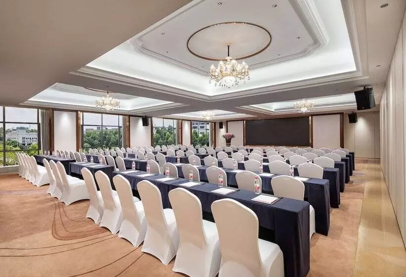 Hotelli Ramada Plaza By Wyndham Dongguan Songshan Lake