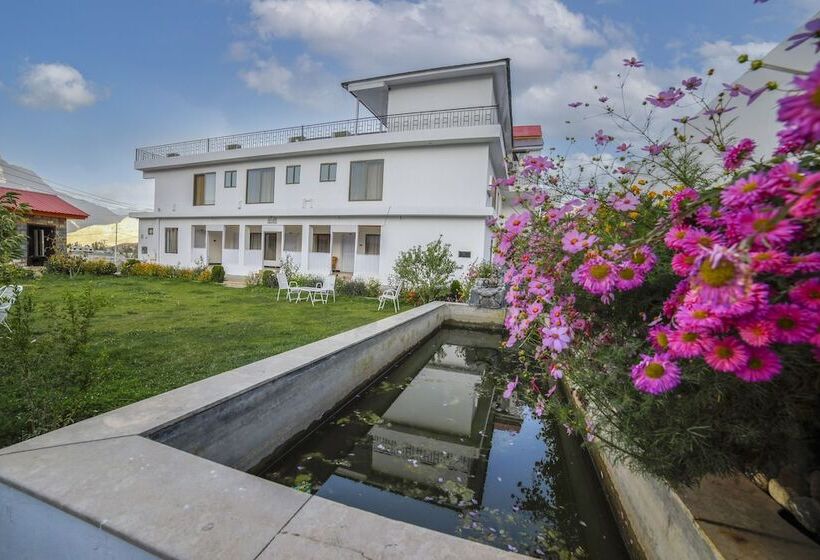 Szálloda Roomph Premium Al Noor Airport Road