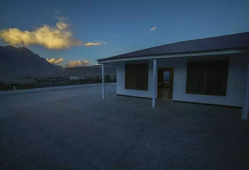 هتل Roomph Premium Al Noor Airport Road