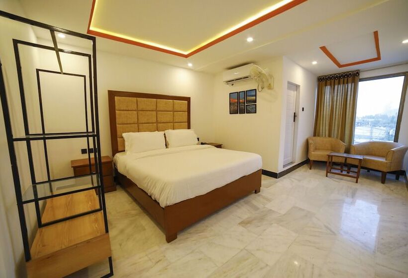 Szálloda Roomph Premium Al Noor Airport Road