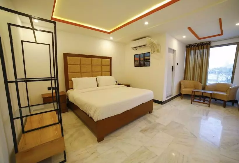 هتل Roomph Premium Al Noor Airport Road